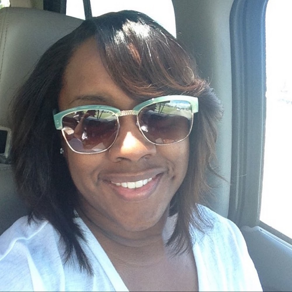 Meet your Posher, Derenda
